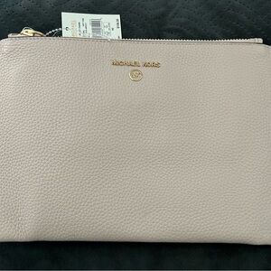 Michael Kors XL Zip Clutch
Wristlet Bag Soft Pink